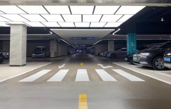 道路熱熔劃線多少錢一米？用公正的價(jià)格開啟安全行駛的未來